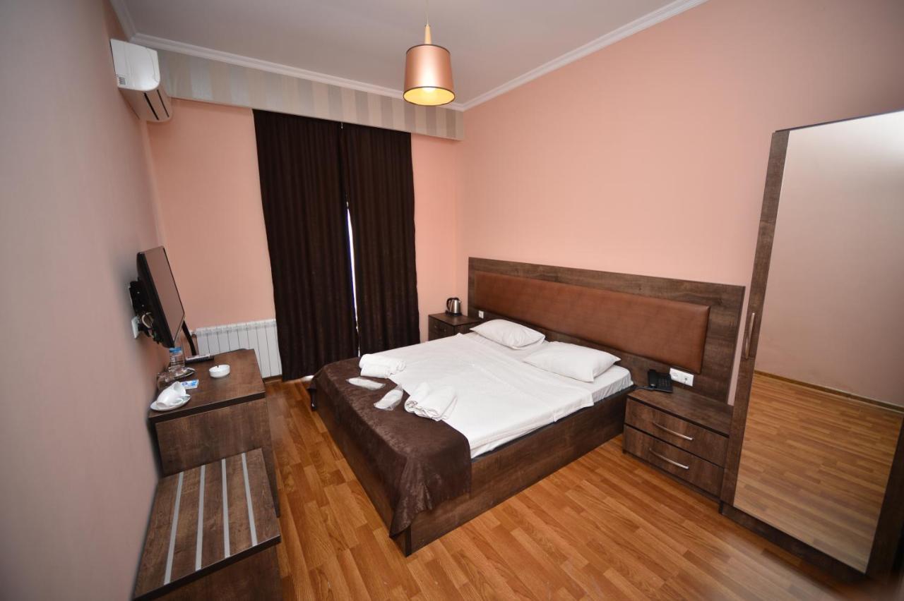 Green Hotel Батумі Екстер'єр фото