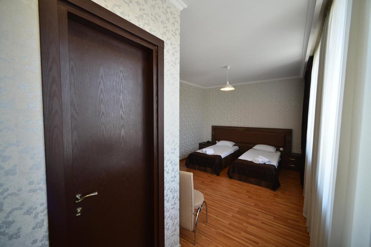 Green Hotel Батумі Екстер'єр фото