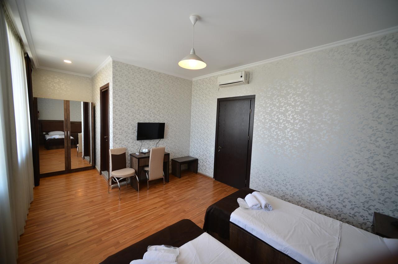 Green Hotel Батумі Екстер'єр фото